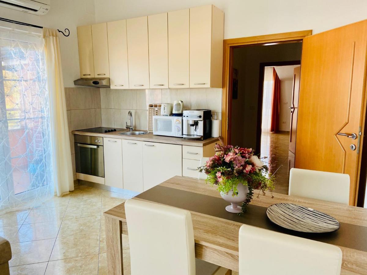 Apartments Brnada อูมัค ภายนอก รูปภาพ