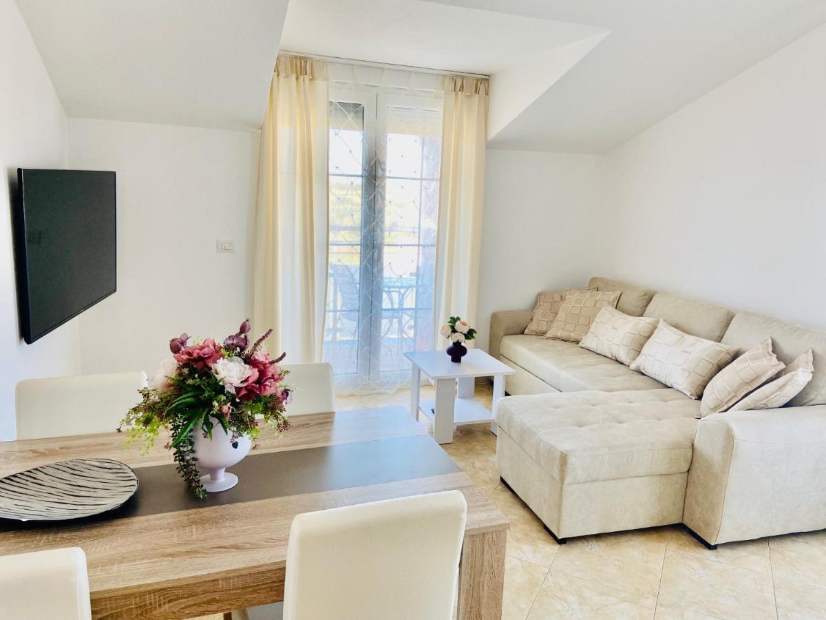 Apartments Brnada อูมัค ภายนอก รูปภาพ