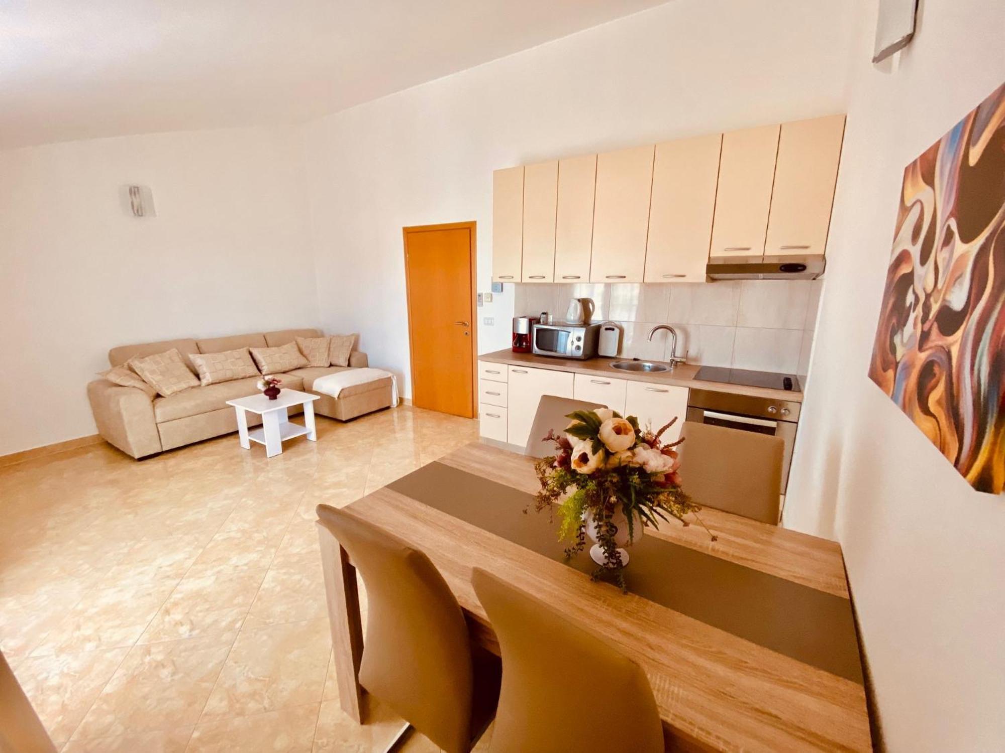 Apartments Brnada อูมัค ภายนอก รูปภาพ